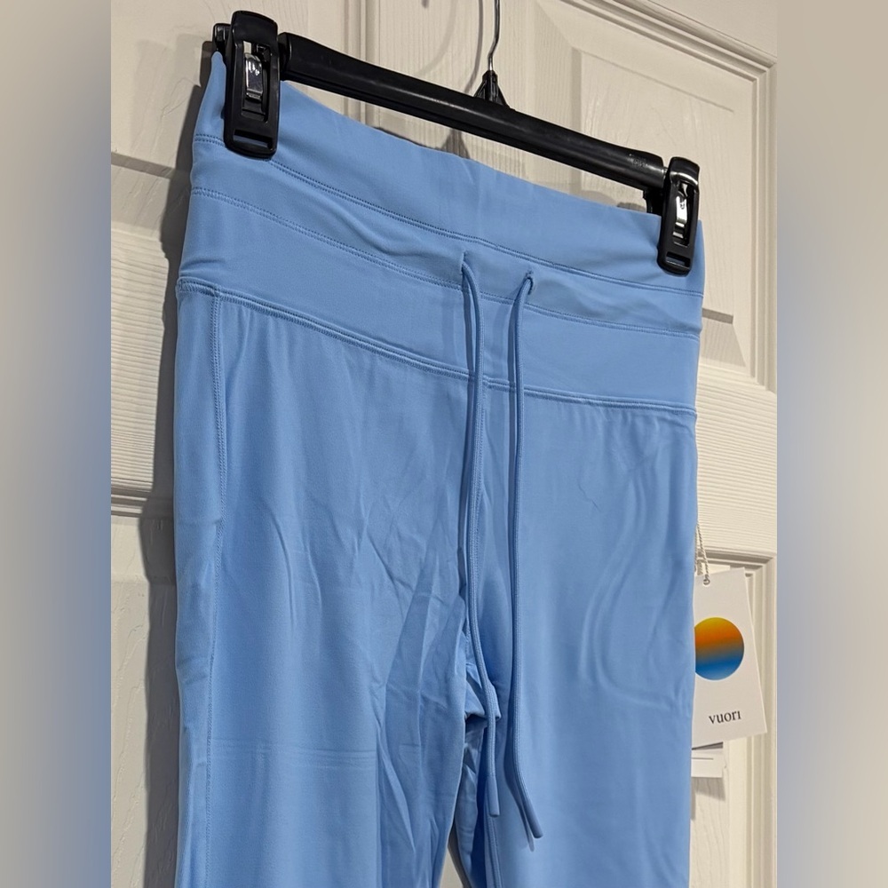 Vuori Women's Large Daily Form Legging Spring Blue NWT High Rise 7/8 Length - Picture 2 of 6